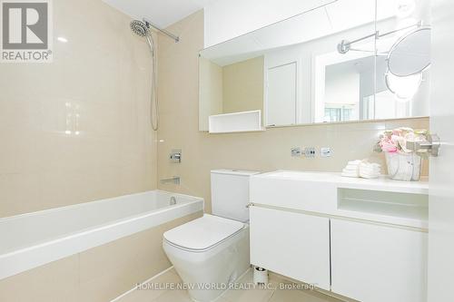 1002 - 45 Charles Street E, Toronto, ON - Indoor Photo Showing Bathroom