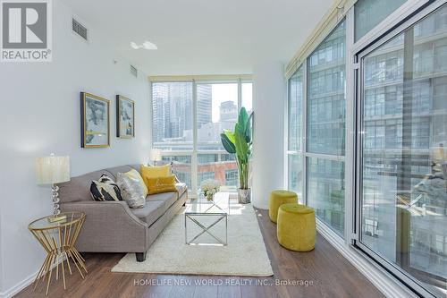 1002 - 45 Charles Street E, Toronto, ON - Indoor