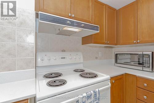 1607 - 1 Elm Drive, Mississauga, ON - Indoor Photo Showing Kitchen