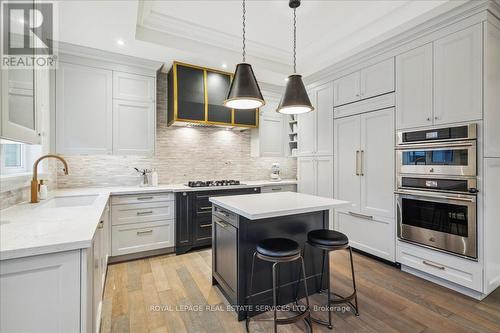 3272 Post Road, Oakville, ON - Indoor Photo Showing Kitchen With Upgraded Kitchen