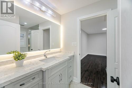 35 Niceview Drive, Brampton, ON - Indoor Photo Showing Bathroom