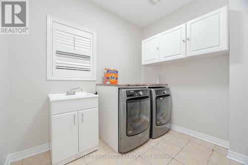 35 Niceview Drive, Brampton, ON - Indoor Photo Showing Laundry Room