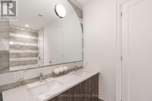 605 - 42 Mill Street, Halton Hills, ON - Indoor Photo Showing Bathroom