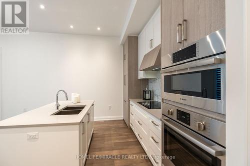 605 - 42 Mill Street, Halton Hills, ON - Indoor Photo Showing Kitchen