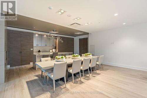 605 - 42 Mill Street, Halton Hills, ON - Indoor Photo Showing Dining Room