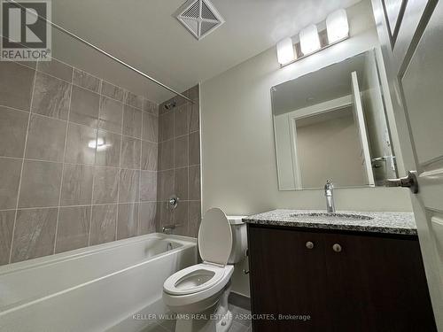 308 - 1415 Dundas Street E, Oakville, ON - Indoor Photo Showing Bathroom