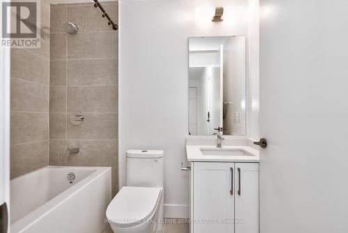 230 - 2450 Old Bronte Road, Oakville, ON - Indoor Photo Showing Bathroom