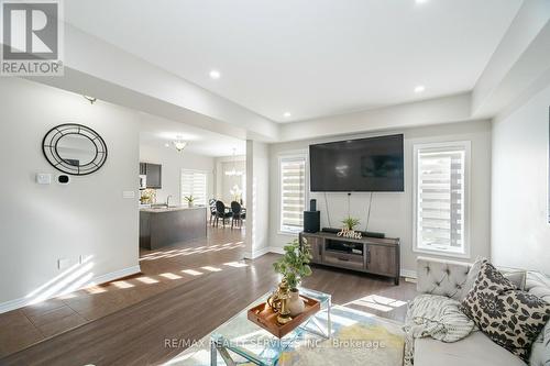 54 Wardlaw Avenue, Orangeville, ON - Indoor Photo Showing Living Room