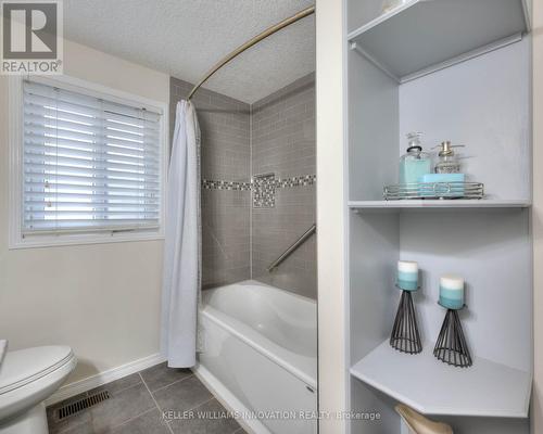 167 Pine Martin Crescent, Kitchener, ON - Indoor Photo Showing Bathroom