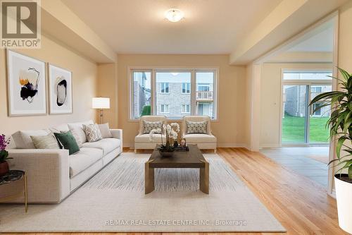 21 Heming Street, Brant, ON - Indoor Photo Showing Living Room