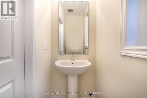 21 Heming Street, Brant, ON - Indoor Photo Showing Bathroom