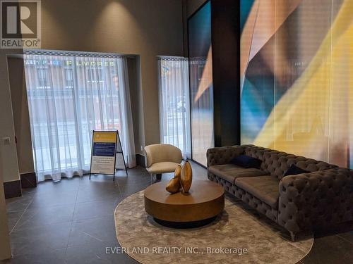 1605 - 219 Dundas Street E, Toronto, ON - Indoor Photo Showing Living Room