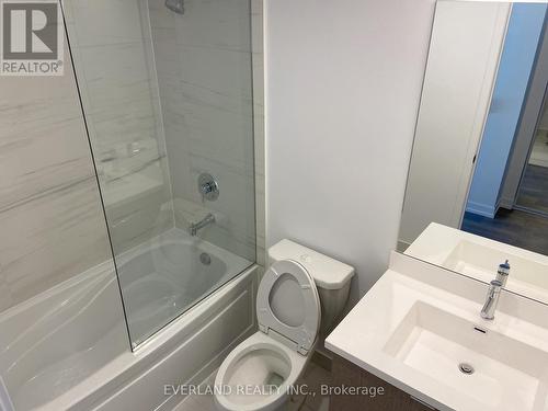 1605 - 219 Dundas Street E, Toronto, ON - Indoor Photo Showing Bathroom