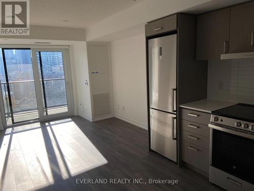 1605 - 219 Dundas Street E, Toronto, ON - Indoor Photo Showing Kitchen