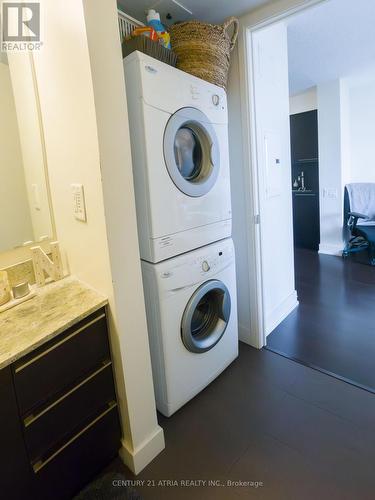 1408 - 23 Sheppard Avenue E, Toronto, ON - Indoor Photo Showing Laundry Room