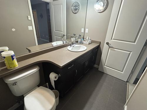 6942 208 Street, Langley, BC - Indoor Photo Showing Bathroom