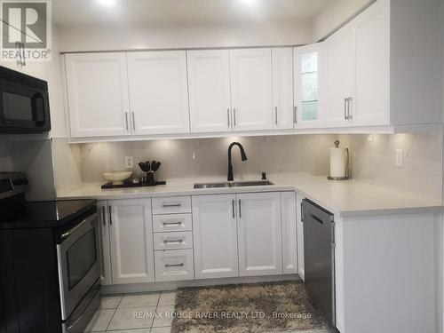 80 Wright Crescent, Ajax, ON - Indoor Photo Showing Kitchen With Upgraded Kitchen