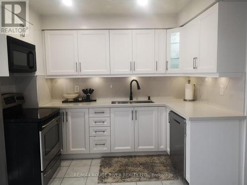 80 Wright Crescent, Ajax, ON - Indoor Photo Showing Kitchen With Double Sink With Upgraded Kitchen