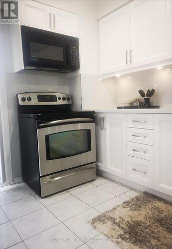 80 Wright Crescent, Ajax, ON - Indoor Photo Showing Kitchen