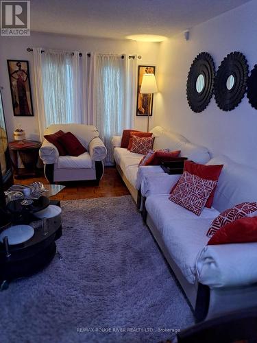 80 Wright Crescent, Ajax, ON - Indoor Photo Showing Living Room