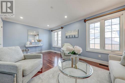 20 Brock Street, Ajax, ON - Indoor Photo Showing Living Room