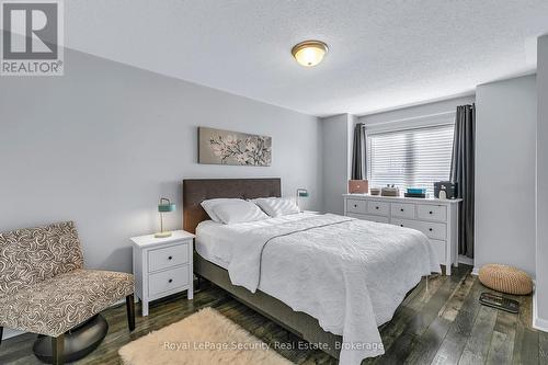 64 Natale Court, Bradford West Gwillimbury, ON - Indoor Photo Showing Bedroom