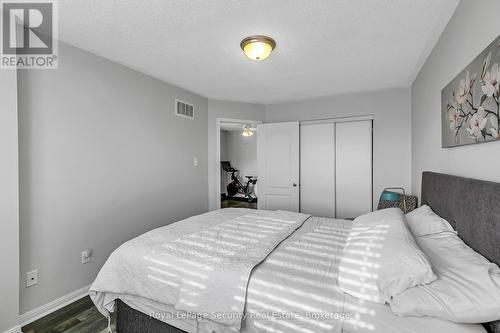 64 Natale Court, Bradford West Gwillimbury, ON - Indoor Photo Showing Bedroom