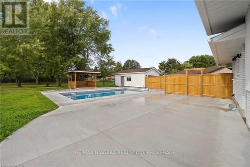 78 Beverly Crescent, Welland, ON - Outdoor With In Ground Pool