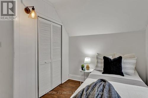 288 Westcott Street, Peterborough (Downtown), ON - Indoor Photo Showing Bedroom