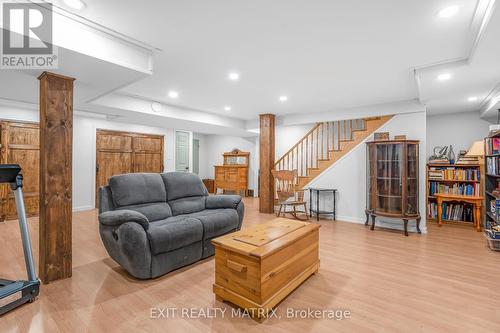 87 Clement Street, North Glengarry, ON - Indoor Photo Showing Living Room