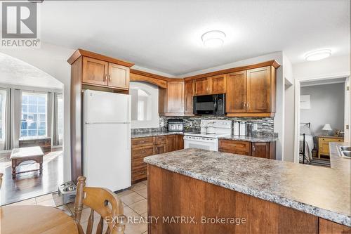 87 Clement Street, North Glengarry, ON - Indoor Photo Showing Kitchen