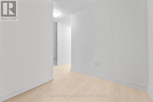 814 - 127 Broadway Avenue S, Toronto, ON - Indoor Photo Showing Other Room