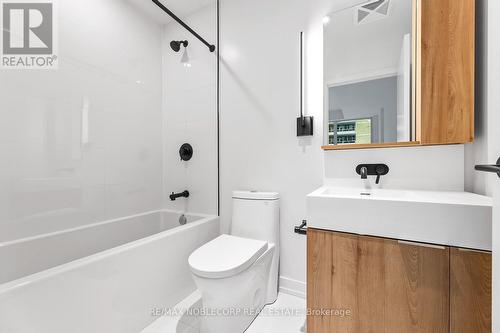 814 - 127 Broadway Avenue S, Toronto, ON - Indoor Photo Showing Bathroom