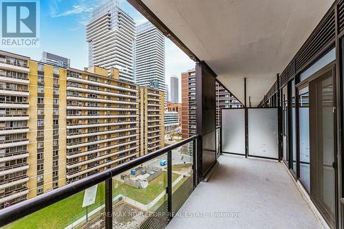 814 - 127 Broadway Avenue S, Toronto, ON - Outdoor With Balcony