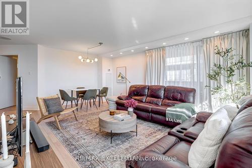 1102 - 192 Jarvis Street, Toronto, ON - Indoor Photo Showing Living Room