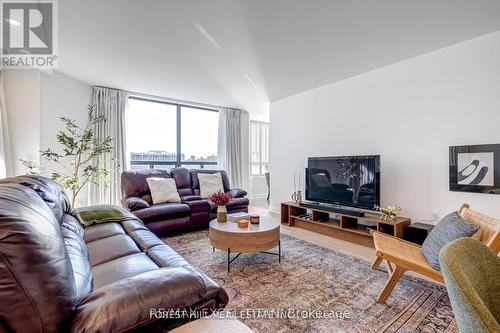 1102 - 192 Jarvis Street, Toronto, ON - Indoor Photo Showing Living Room