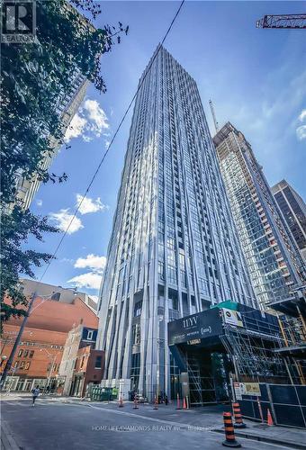 # 3302 - 1 Yorkville Avenue, Toronto, ON - Outdoor