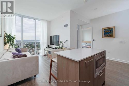 # 3302 - 1 Yorkville Avenue, Toronto, ON - Indoor Photo Showing Living Room