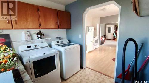 1341 105Th Street, North Battleford, SK - Indoor Photo Showing Laundry Room