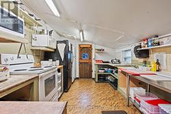 kitchen & prep area - 