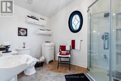 Owners Apartment bathroom - 