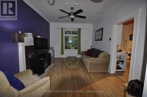 30 Yale Street, London, ON - Indoor Photo Showing Living Room