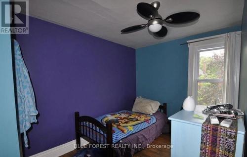 30 Yale Street, London, ON - Indoor Photo Showing Bedroom