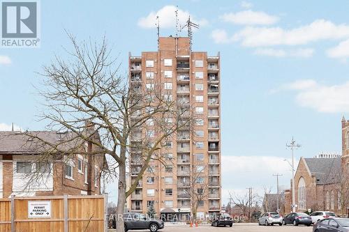 1005 - 64 Benton Street E, Kitchener, ON - Outdoor With Facade