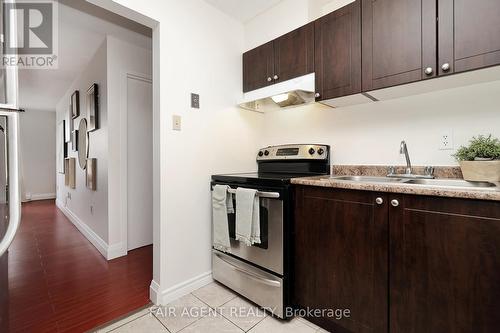 1005 - 64 Benton Street E, Kitchener, ON - Indoor Photo Showing Kitchen With Double Sink