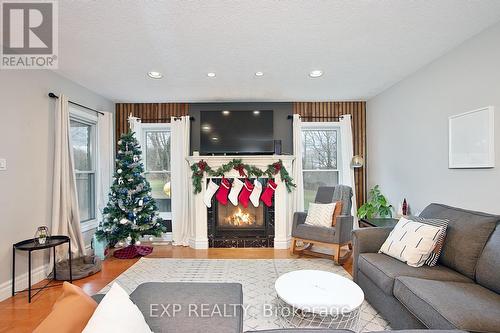 47416 Talbot Line W, Malahide (Orwell), ON - Indoor Photo Showing Living Room