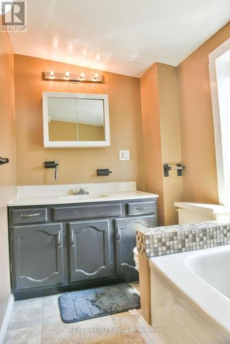 158 Kent Avenue, Timmins (Ts - Sw), ON - Indoor Photo Showing Bathroom