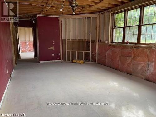 4 Merritt Circle, Niagara-On-The-Lake (101 - Town), ON - Indoor Photo Showing Basement