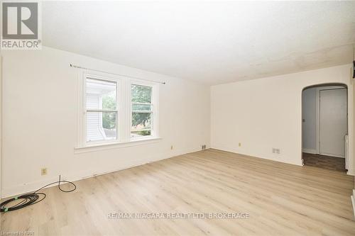 4889 Mcrae Street, Niagara Falls (211 - Cherrywood), ON - Indoor Photo Showing Other Room