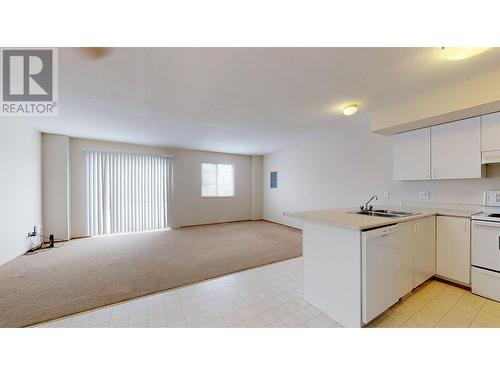 9216 86 Street, Fort St. John, BC - Indoor Photo Showing Kitchen With Double Sink